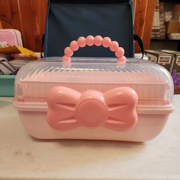 New! Pink Bow 3 Tiered Carrier Box! This is precious! - Picture 1 of 2